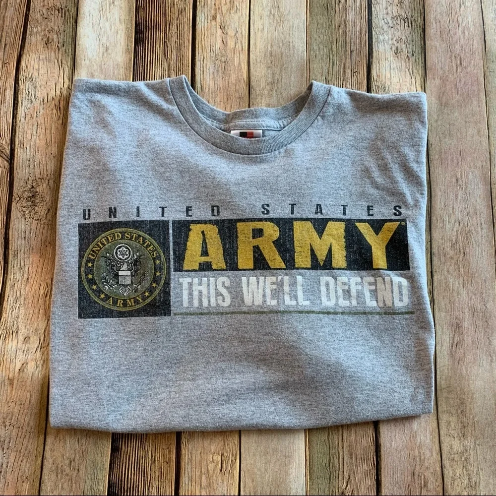 Vintage United States Army men’s short sleeve tee shirt | size medium